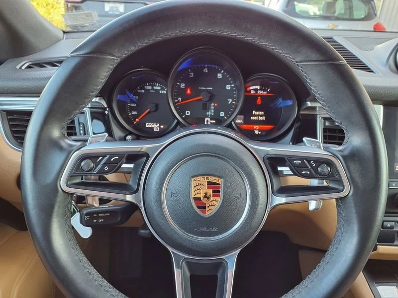 2018 Porsche Macan - Image 15 of 20