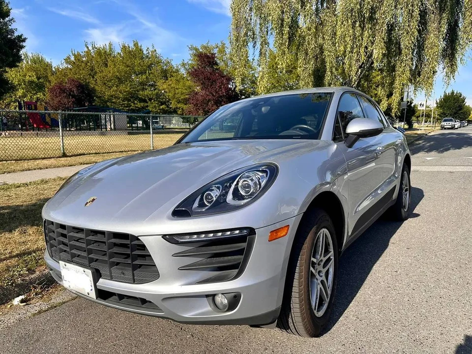 2018 Porsche Macan - Image 2 of 5