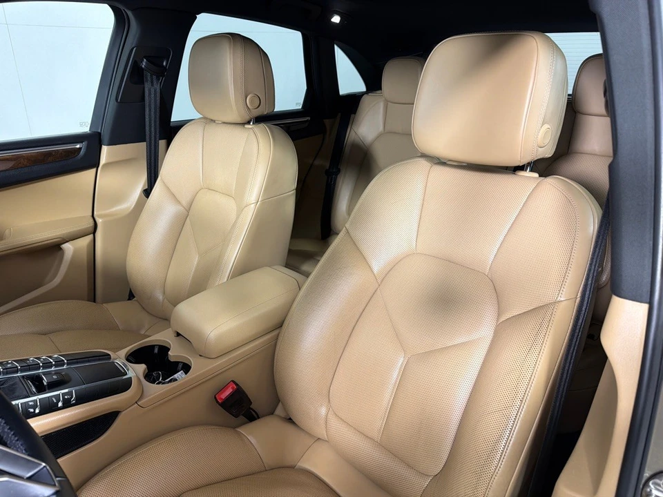 2018 Porsche Macan - Image 13 of 28