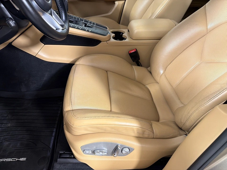 2018 Porsche Macan - Image 12 of 28