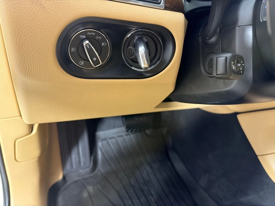 2018 Porsche Macan - Image 15 of 28