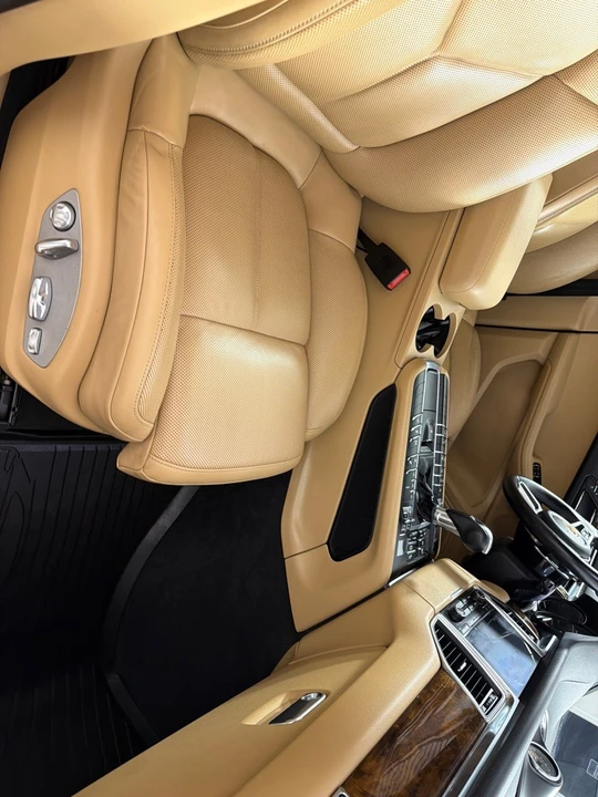 2018 Porsche Macan - Image 25 of 28