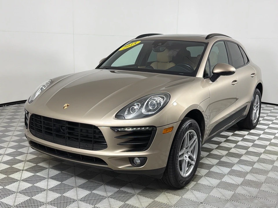 2018 Porsche Macan - Image 10 of 28