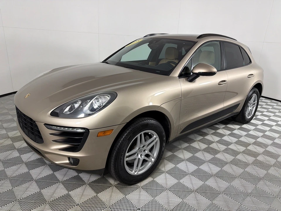 2018 Porsche Macan - Image 9 of 28