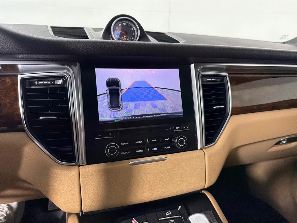 2018 Porsche Macan - Image 18 of 28