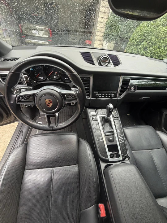 2018 Porsche Macan - Image 4 of 9