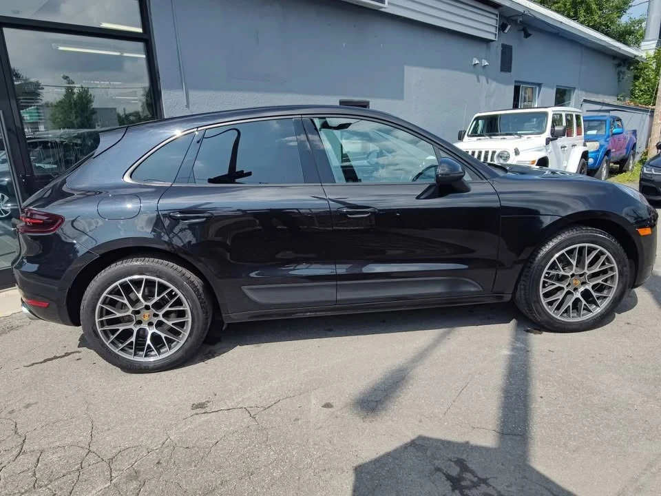 2018 Porsche Macan - Image 9 of 18