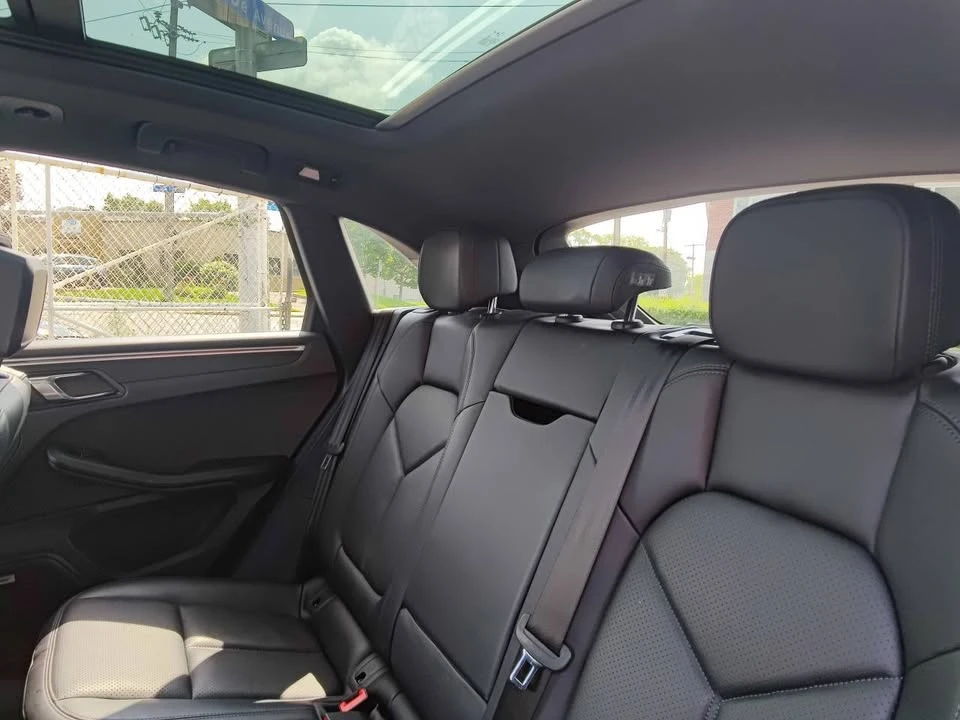 2018 Porsche Macan - Image 10 of 18