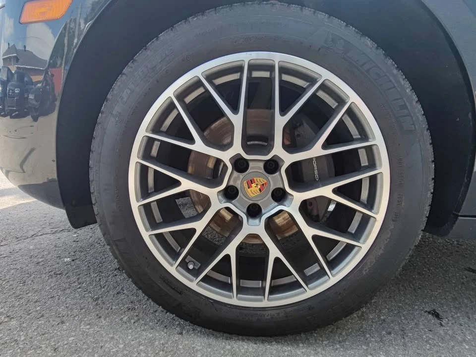 2018 Porsche Macan - Image 11 of 18