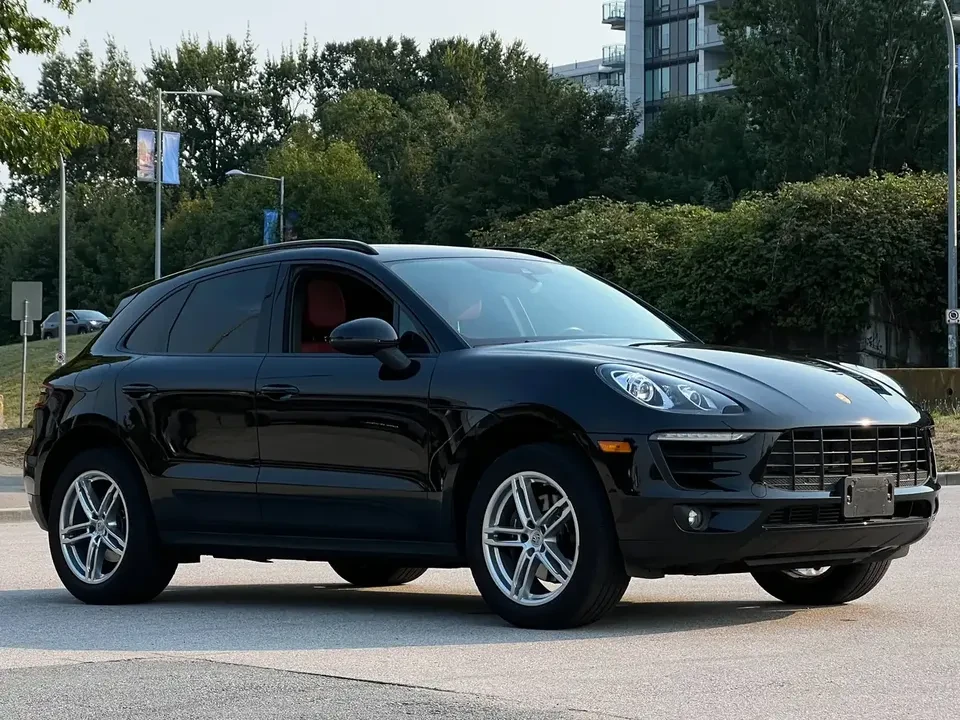 2018 Porsche Macan - Image 2 of 18