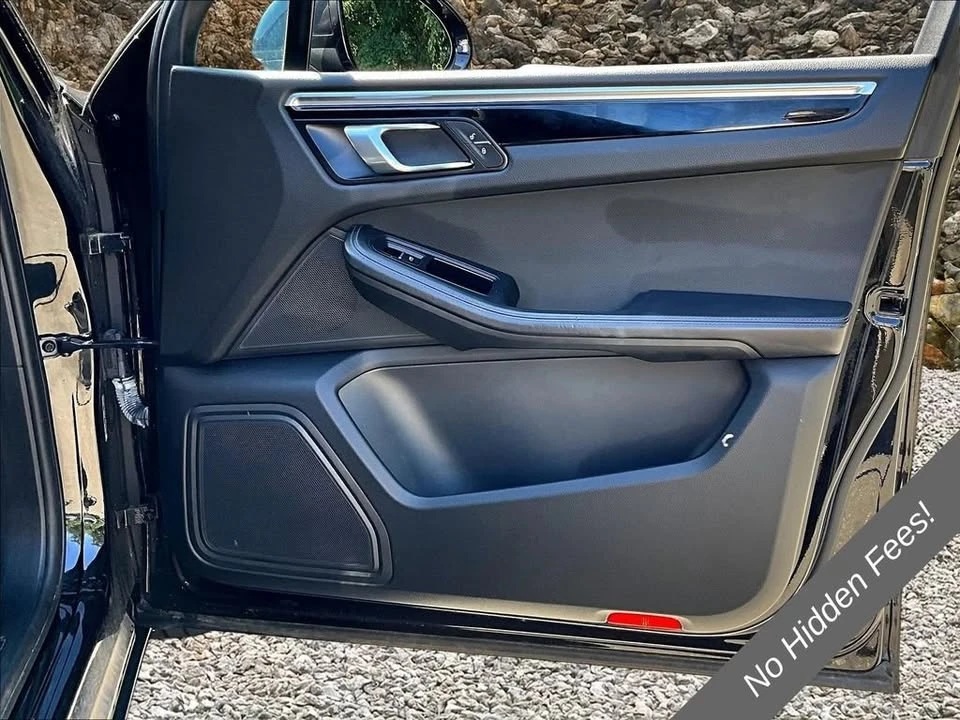 2018 Porsche Macan - Image 19 of 20