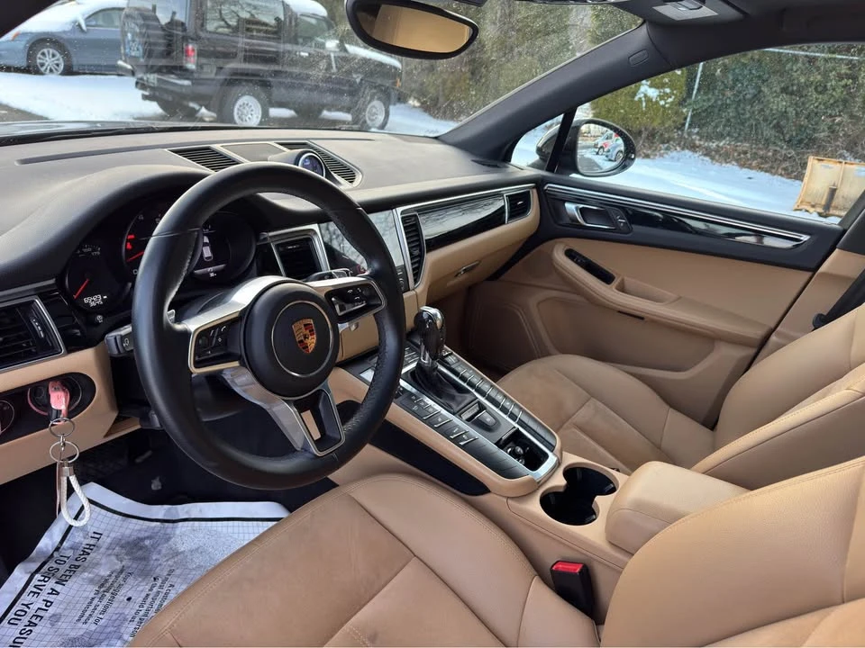 2018 Porsche Macan - Image 9 of 15
