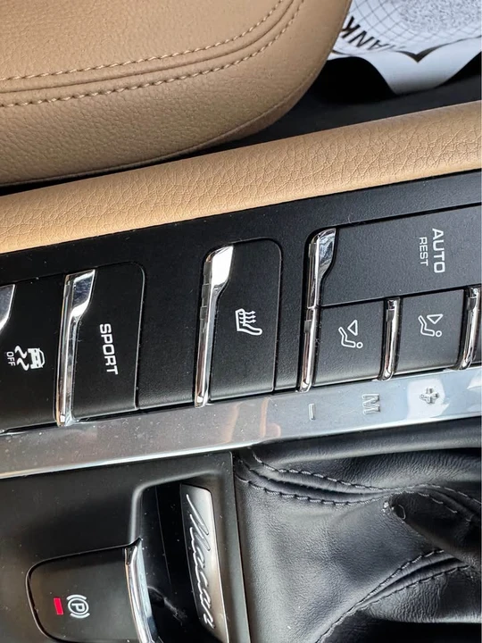 2018 Porsche Macan - Image 13 of 15