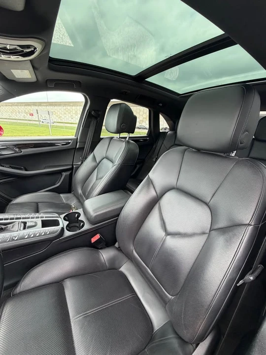 2018 Porsche Macan - Image 13 of 20