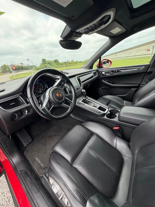 2018 Porsche Macan - Image 12 of 20