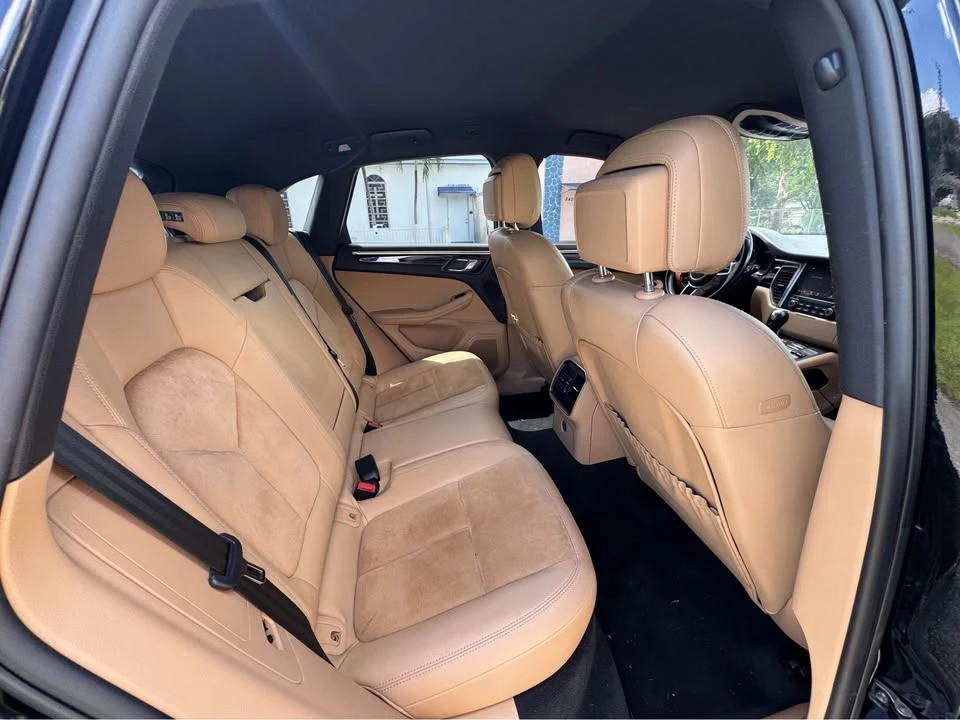 2018 Porsche Macan - Image 11 of 13