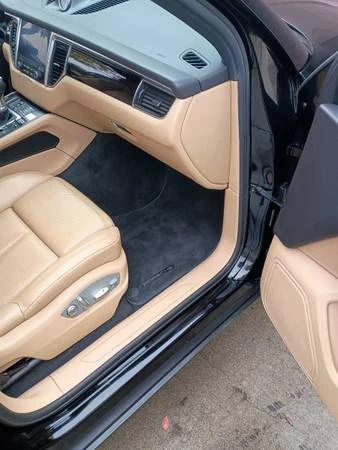 2018 Porsche Macan - Image 9 of 14