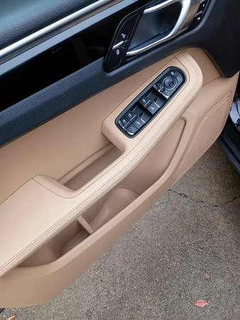 2018 Porsche Macan - Image 13 of 14