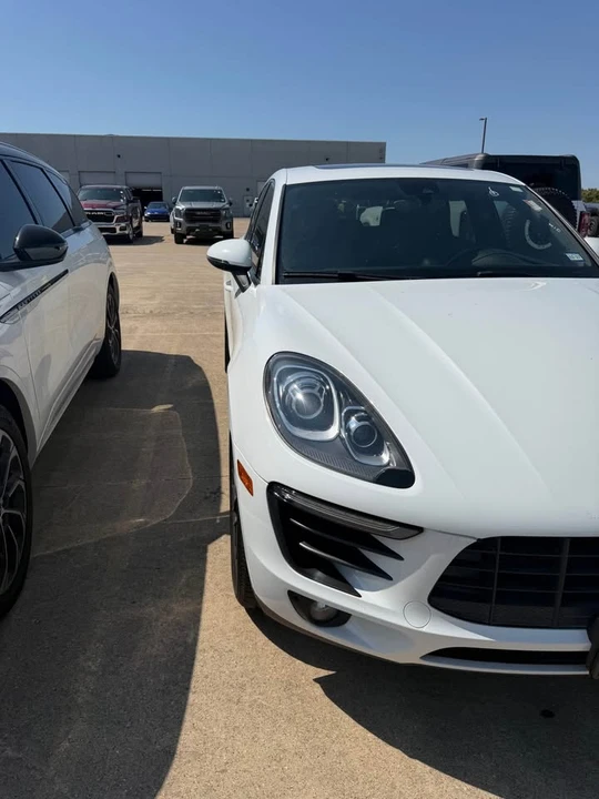 2018 Porsche Macan - Image 8 of 10