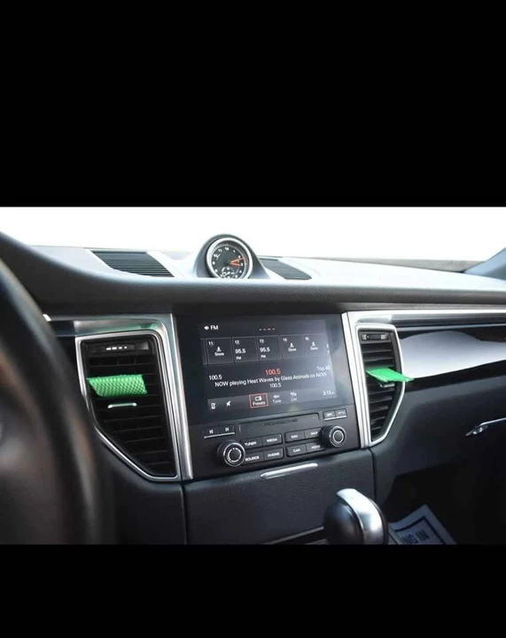 2018 Porsche Macan - Image 14 of 17