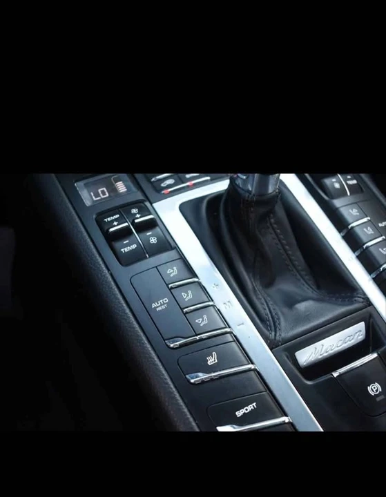 2018 Porsche Macan - Image 17 of 17