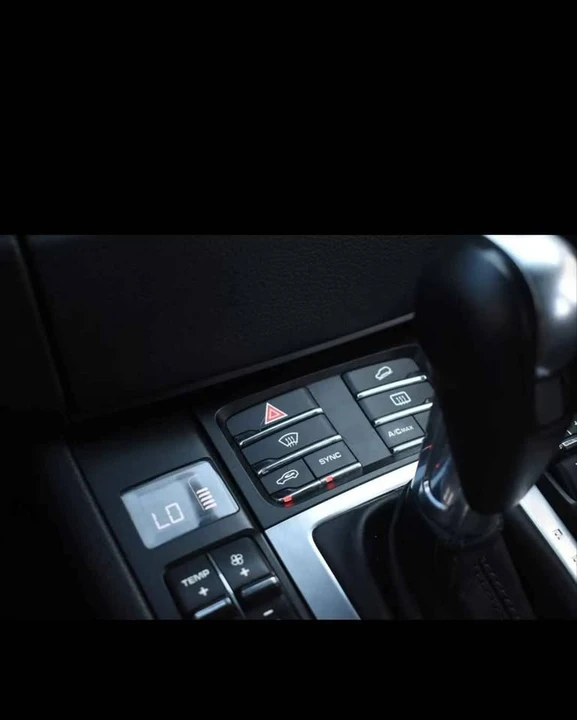 2018 Porsche Macan - Image 12 of 17