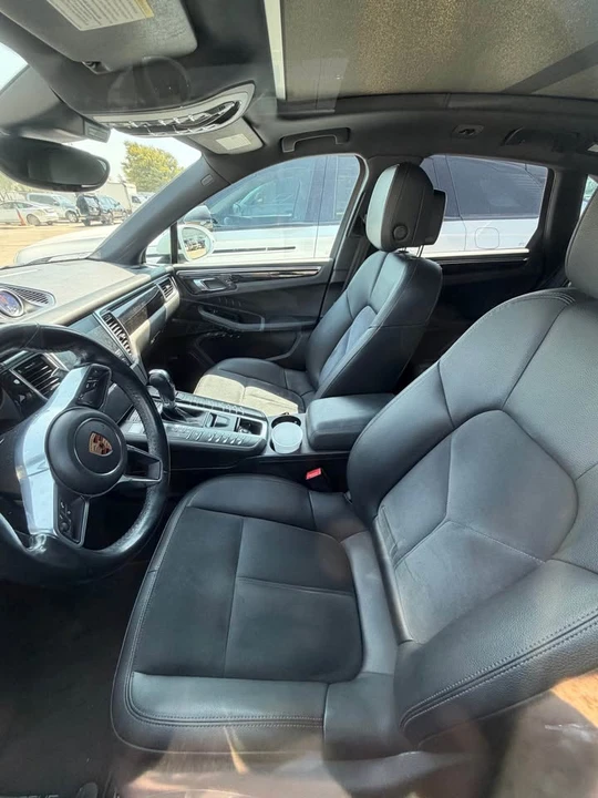 2018 Porsche Macan - Image 9 of 10