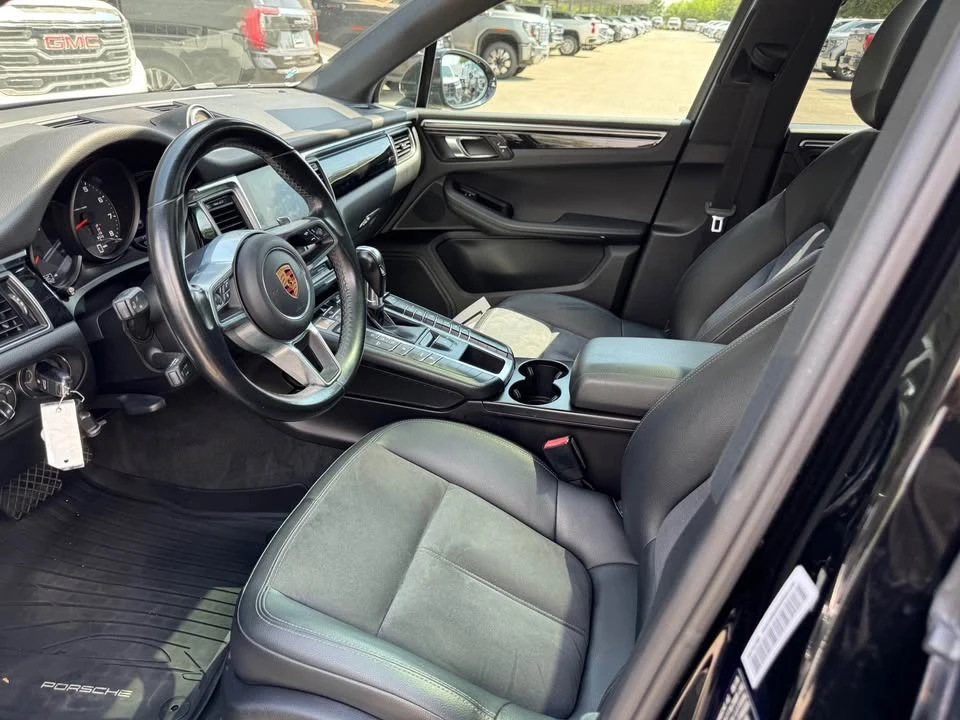2018 Porsche Macan - Image 7 of 9