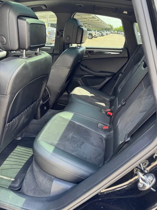 2018 Porsche Macan - Image 5 of 9