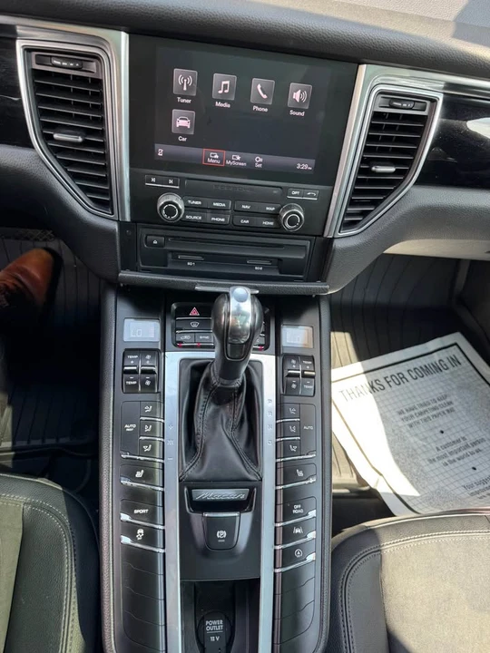 2018 Porsche Macan - Image 8 of 9