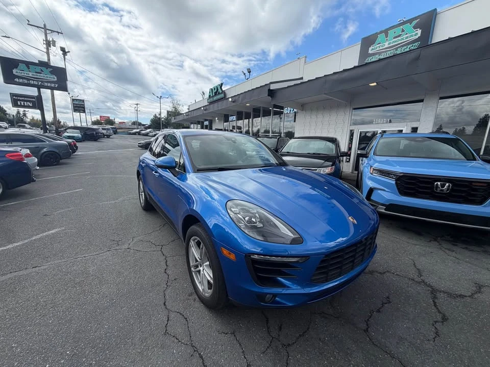 2018 Porsche Macan - Image 2 of 9