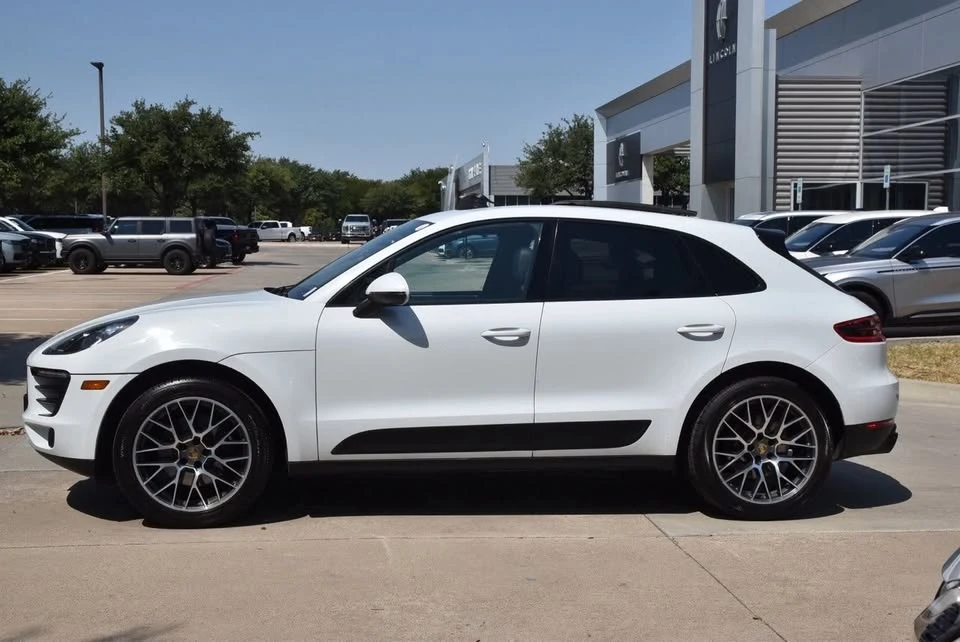 2018 Porsche Macan - Image 12 of 20
