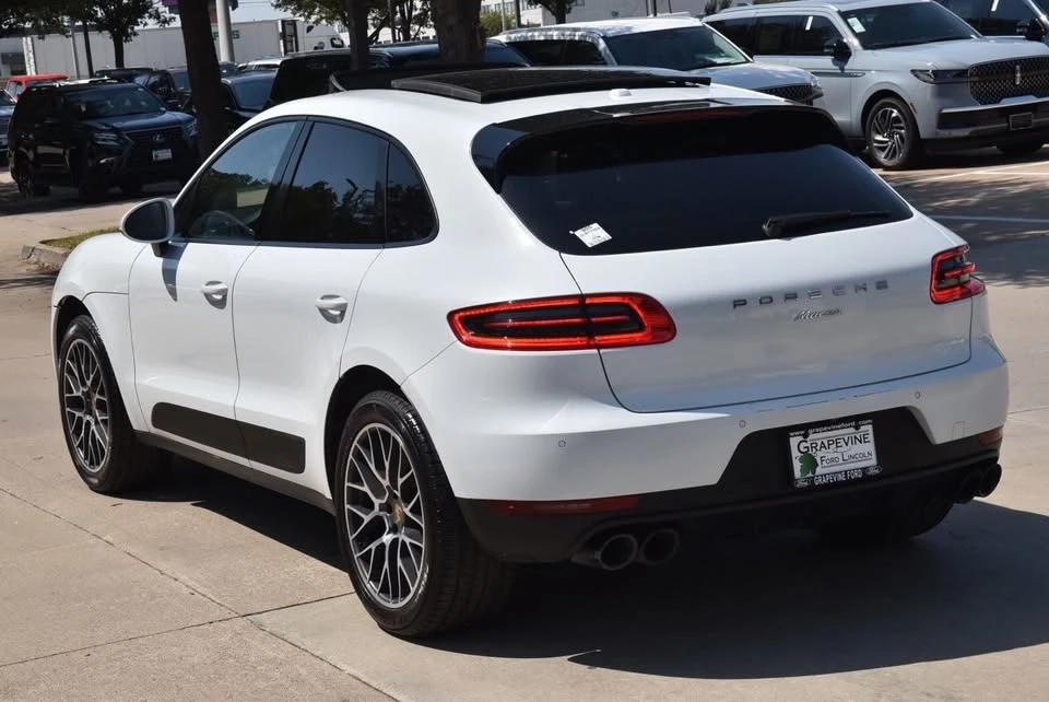 2018 Porsche Macan - Image 10 of 20