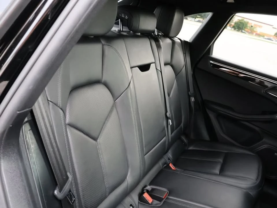 2018 Porsche Macan - Image 13 of 20