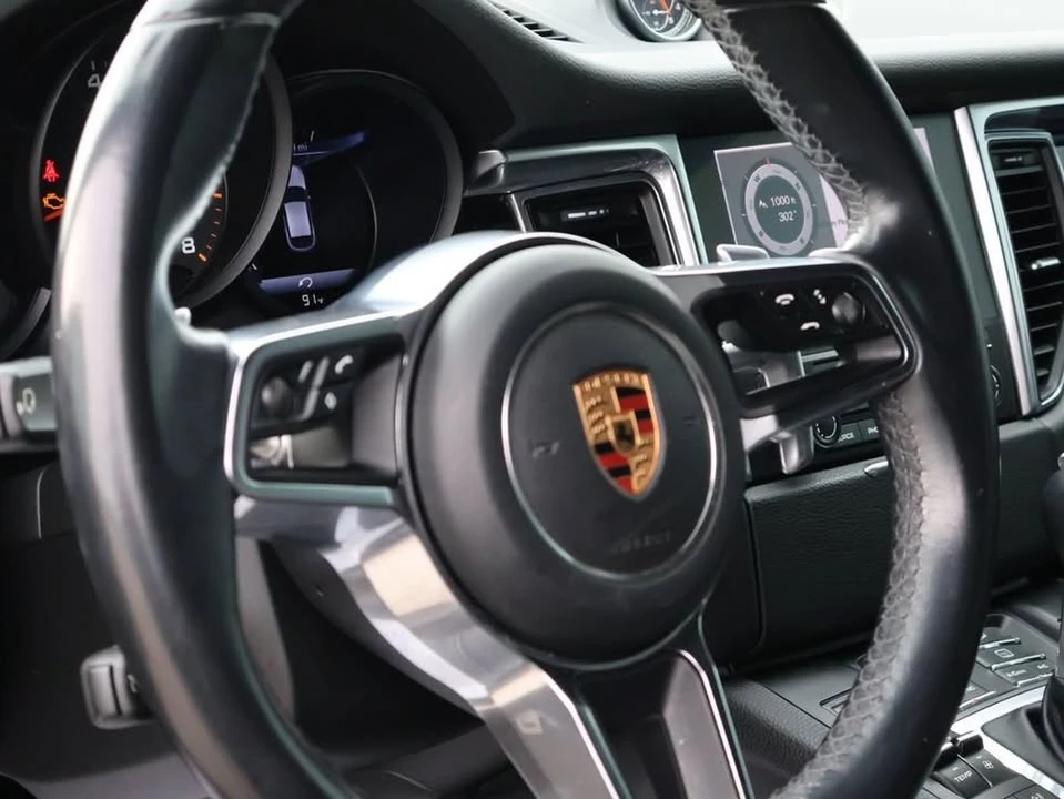 2018 Porsche Macan - Image 19 of 20