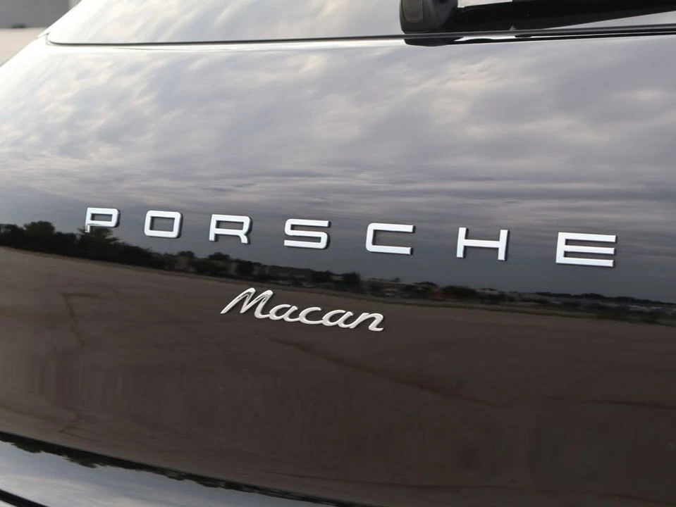 2018 Porsche Macan - Image 8 of 20