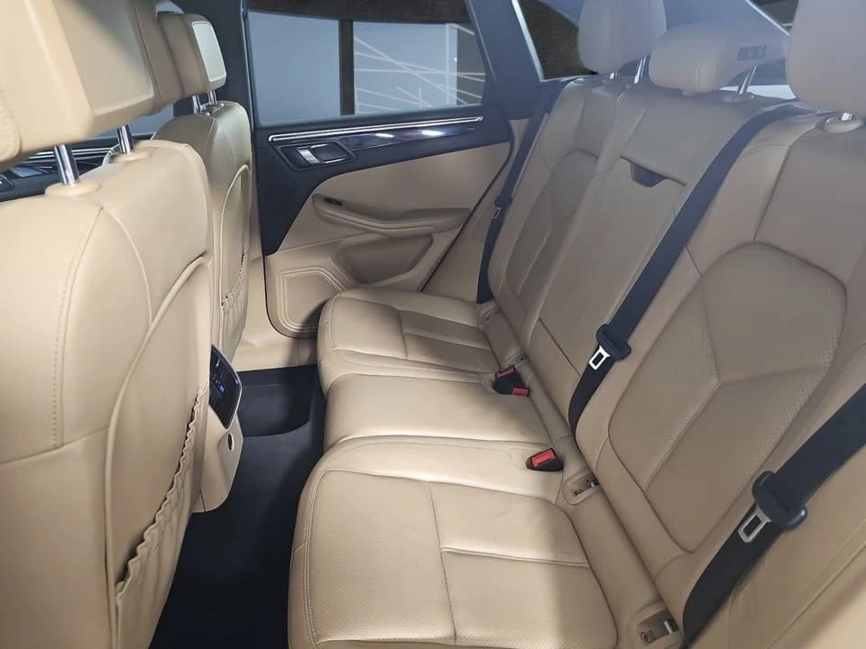 2018 Porsche Macan - Image 10 of 20