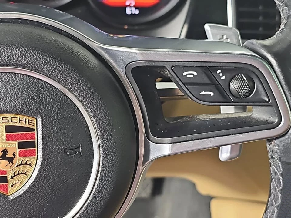 2018 Porsche Macan - Image 15 of 20