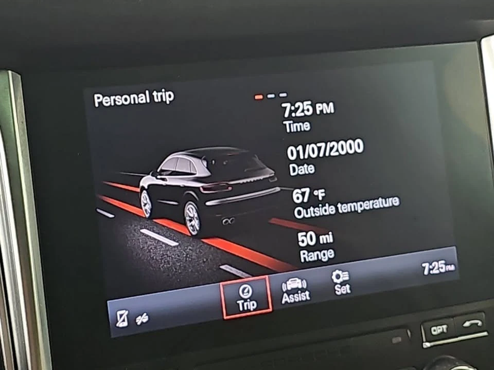 2018 Porsche Macan - Image 17 of 20