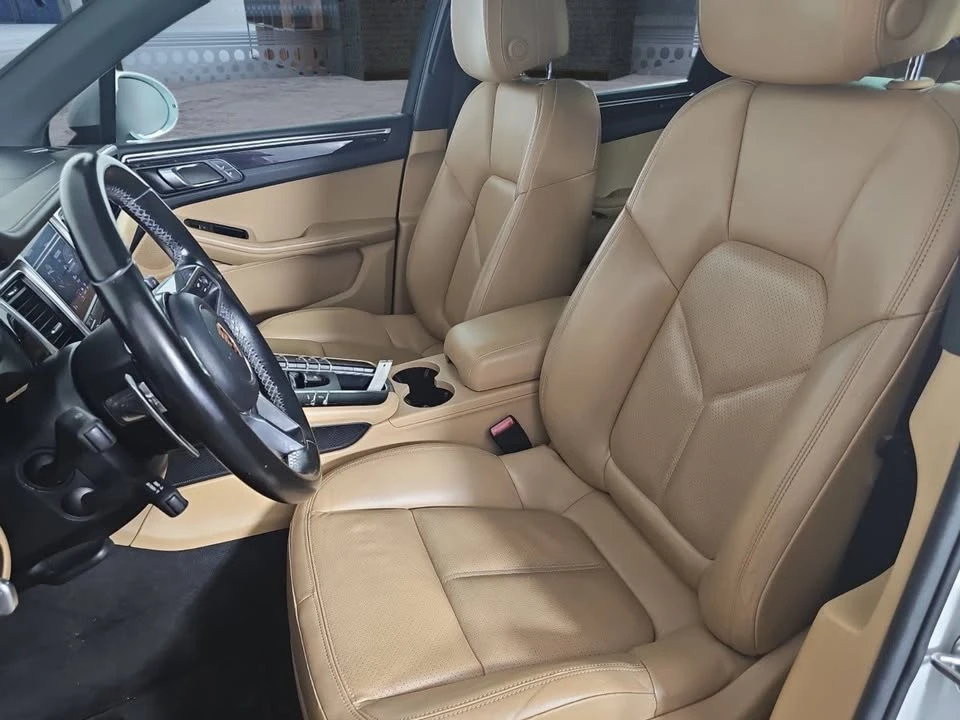 2018 Porsche Macan - Image 12 of 20