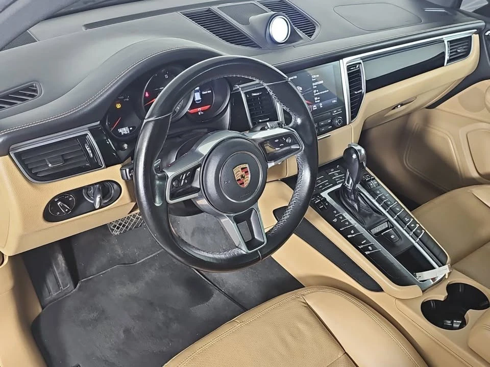 2018 Porsche Macan - Image 13 of 20