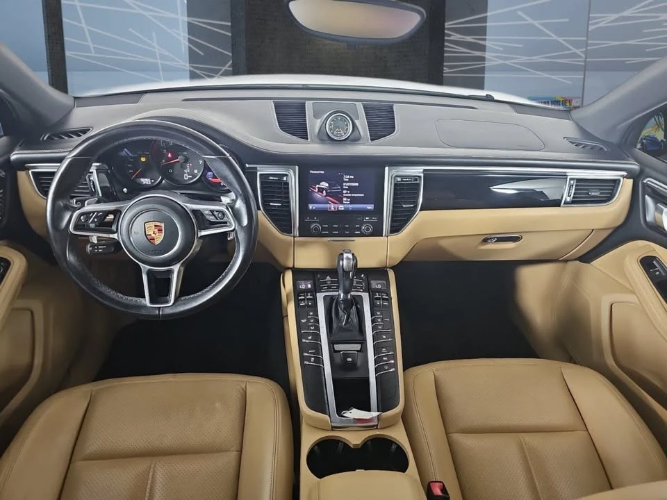 2018 Porsche Macan - Image 9 of 20