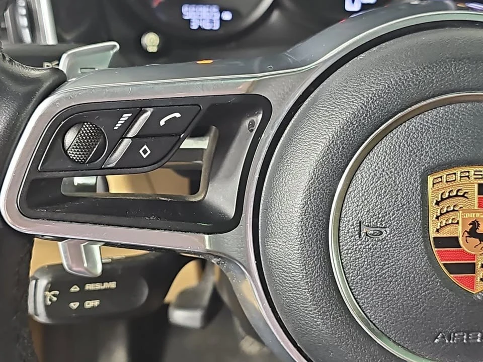 2018 Porsche Macan - Image 14 of 20
