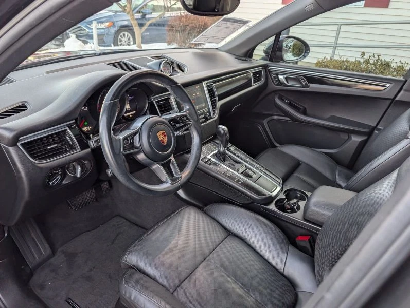 2018 Porsche Macan - Image 8 of 12