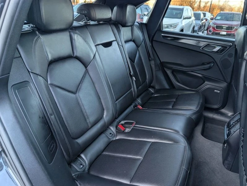 2018 Porsche Macan - Image 11 of 12