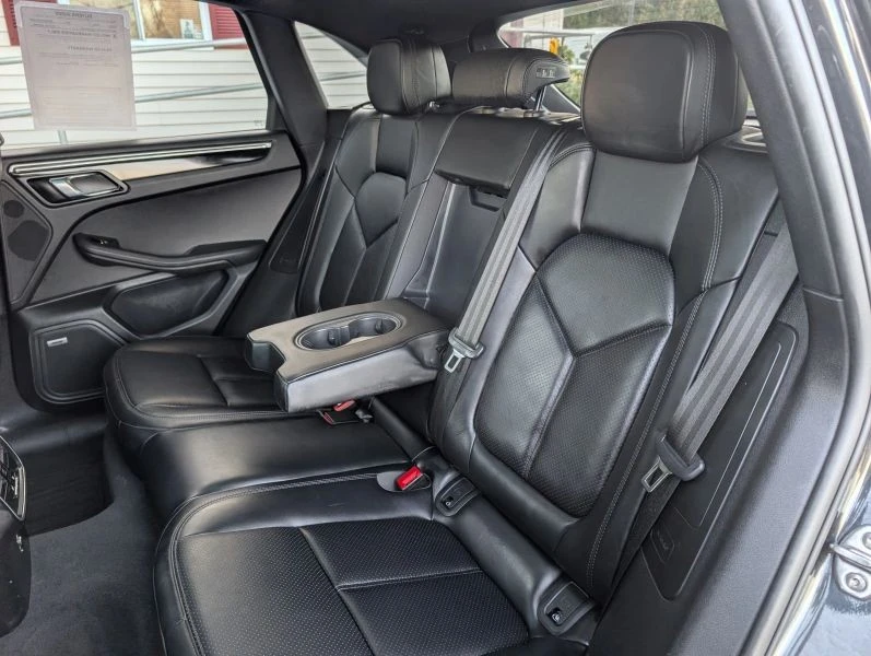 2018 Porsche Macan - Image 10 of 12
