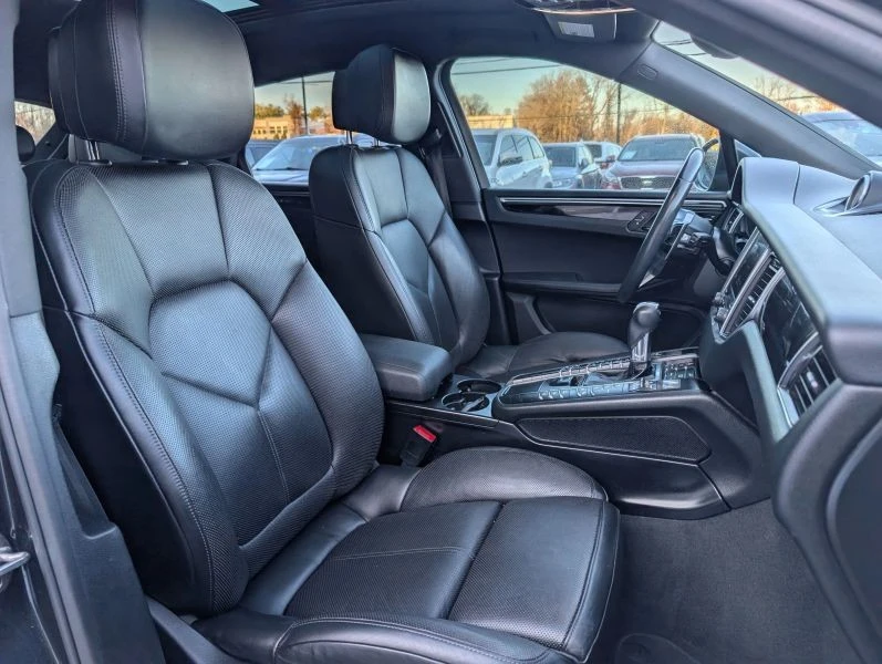 2018 Porsche Macan - Image 12 of 12