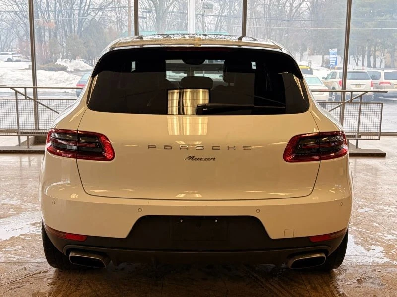 2018 Porsche Macan - Image 8 of 12