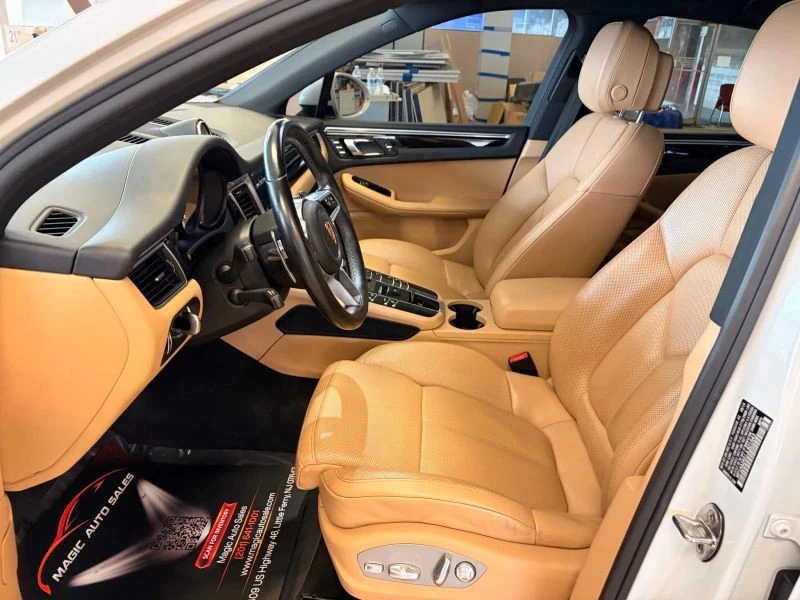 2018 Porsche Macan - Image 11 of 12