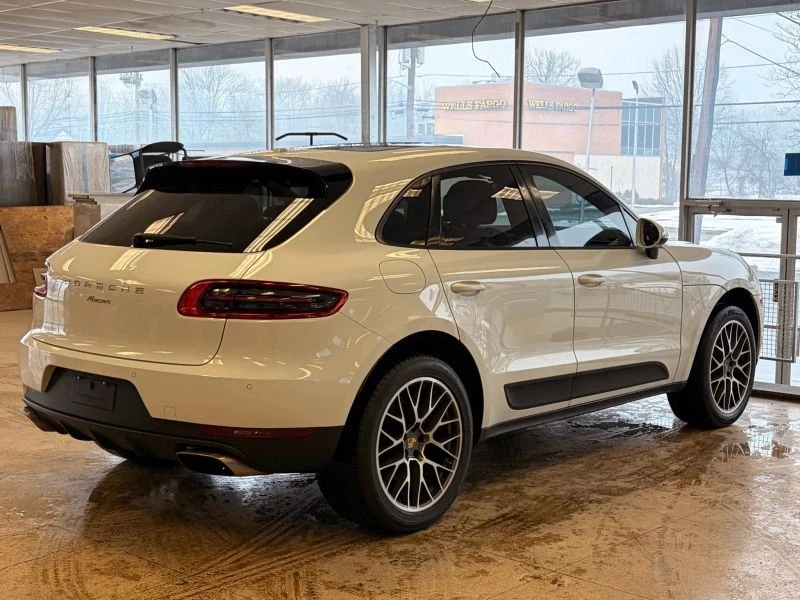 2018 Porsche Macan - Image 7 of 12